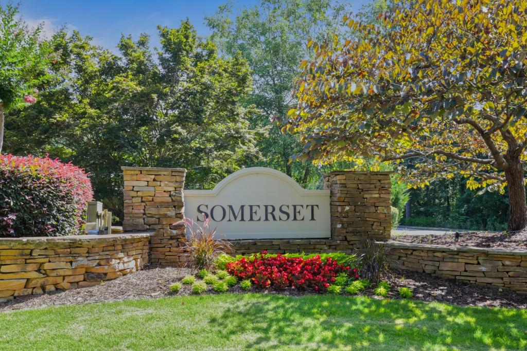 300 Somerset Lane SE