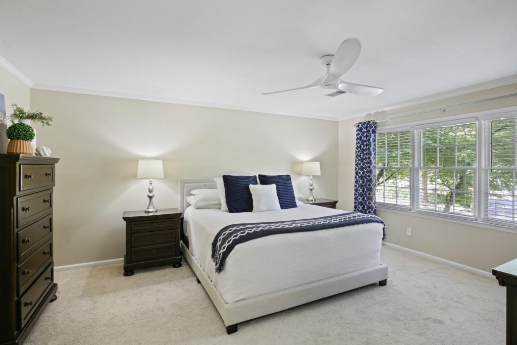 300 Somerset Lane SE
