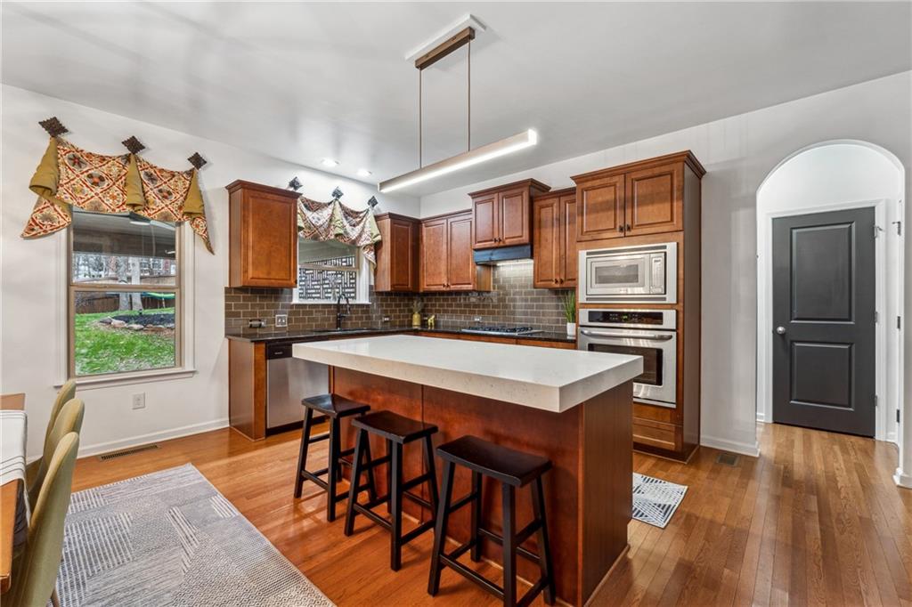 114 Lakestone Parkway