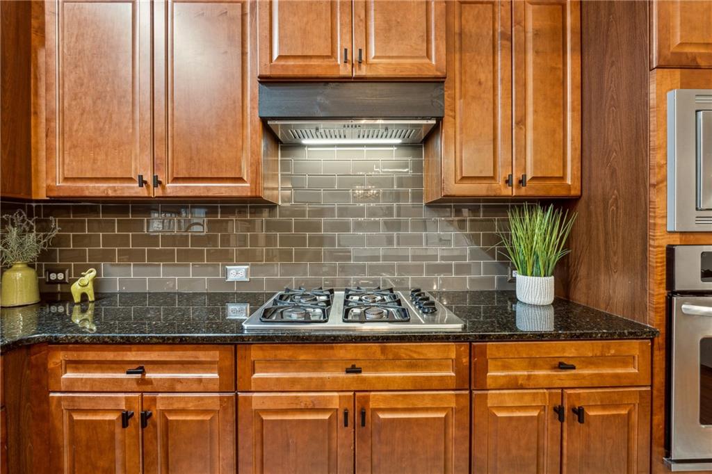 114 Lakestone Parkway