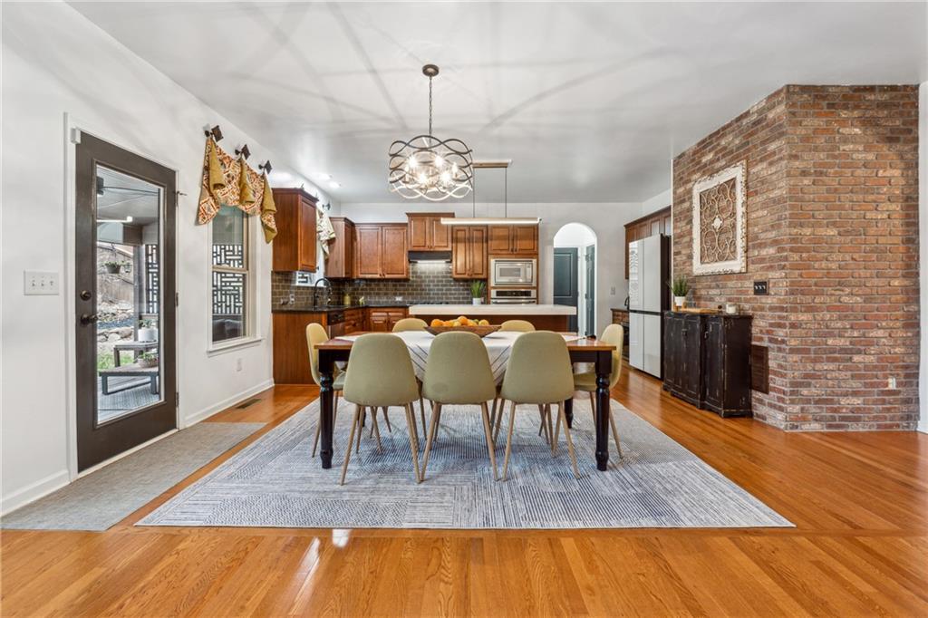 114 Lakestone Parkway