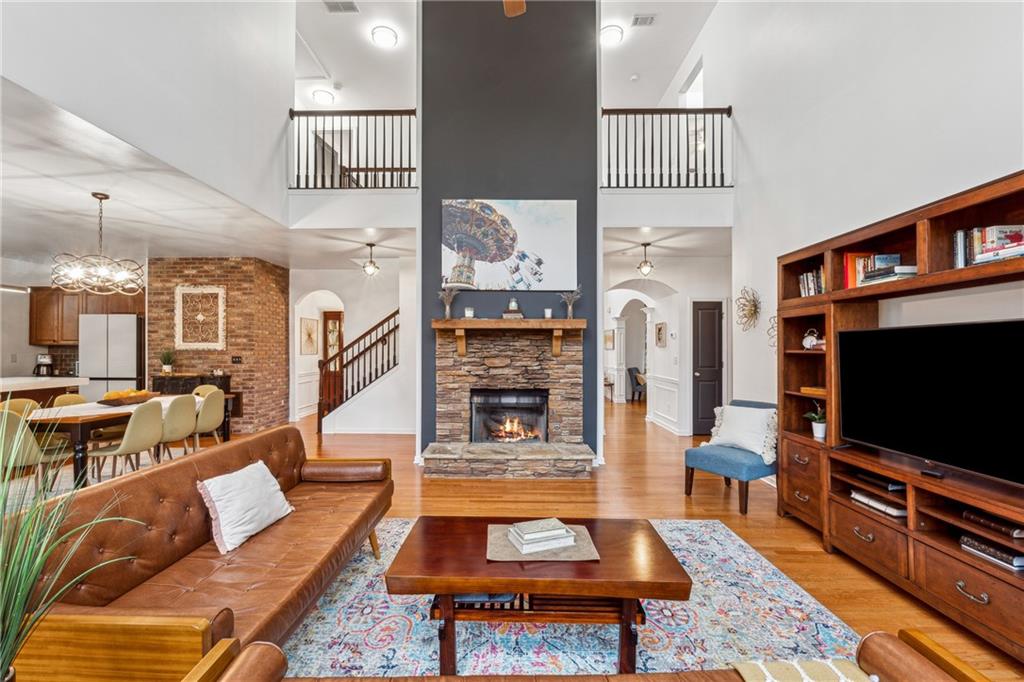 114 Lakestone Parkway