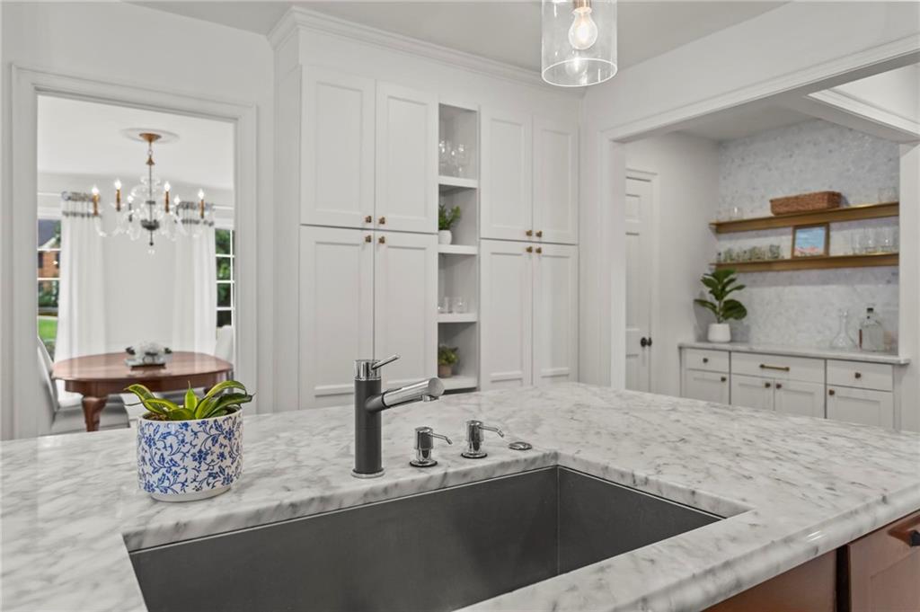 4061 River Cliff Chase