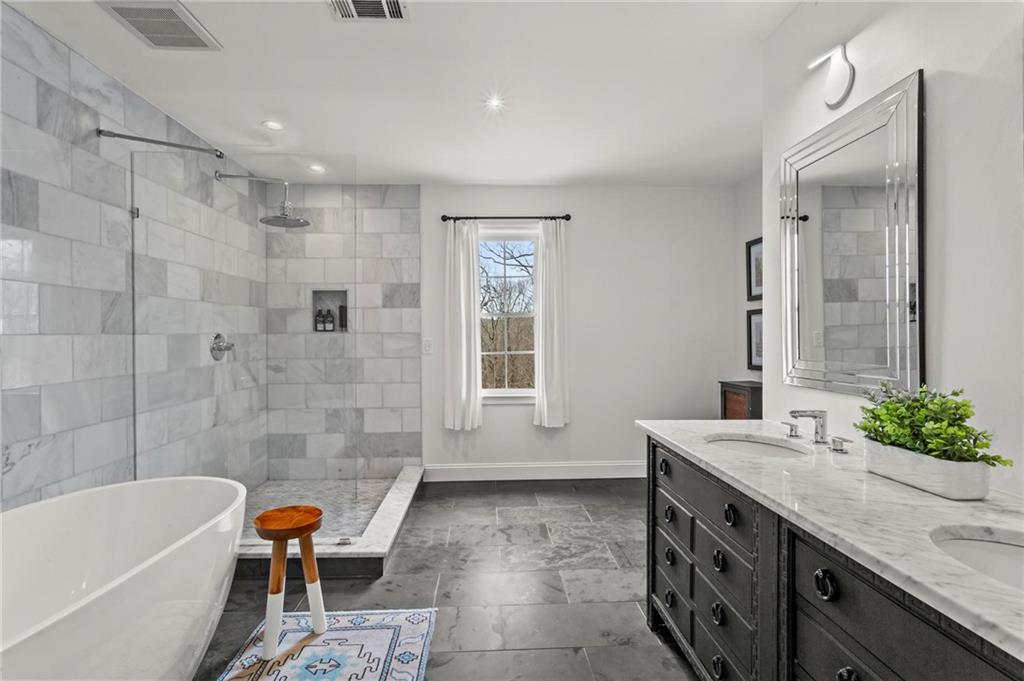 4061 River Cliff Chase