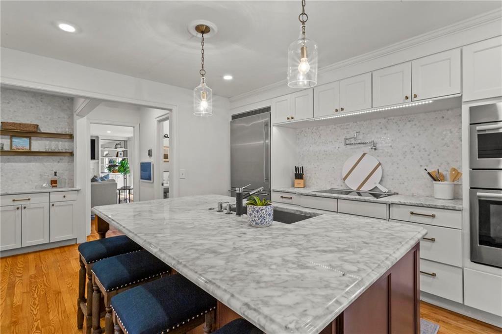 4061 River Cliff Chase