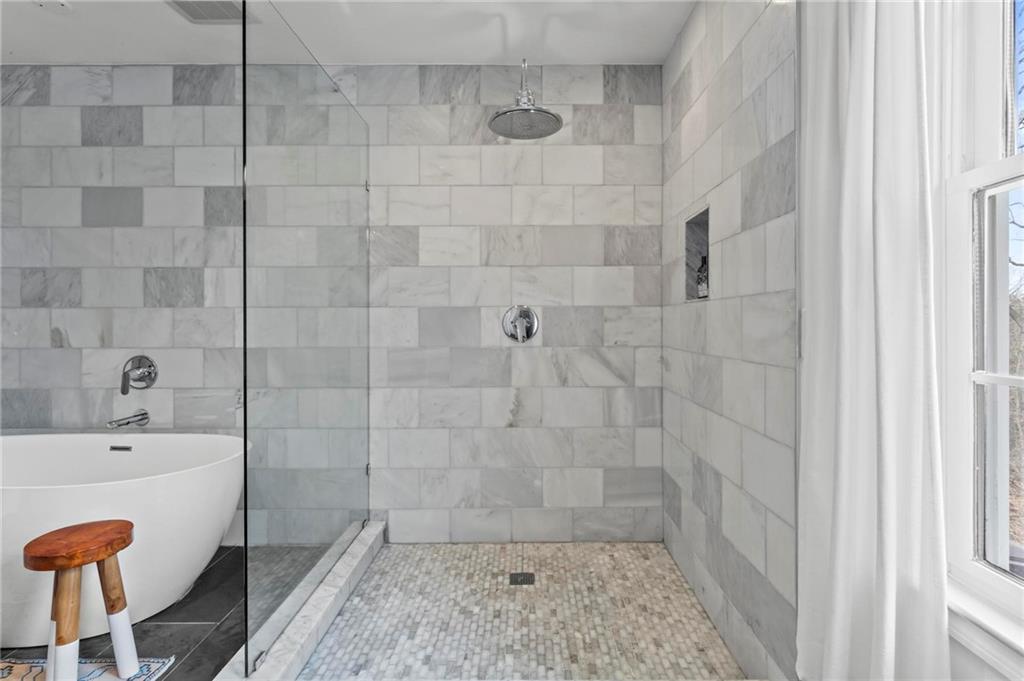 4061 River Cliff Chase