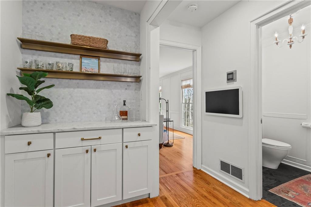 4061 River Cliff Chase