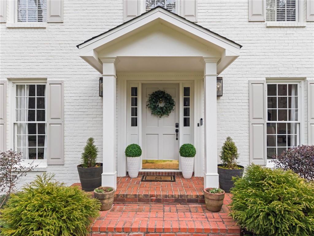 4061 River Cliff Chase