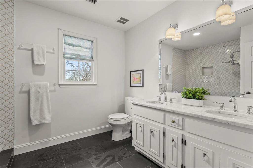 4061 River Cliff Chase