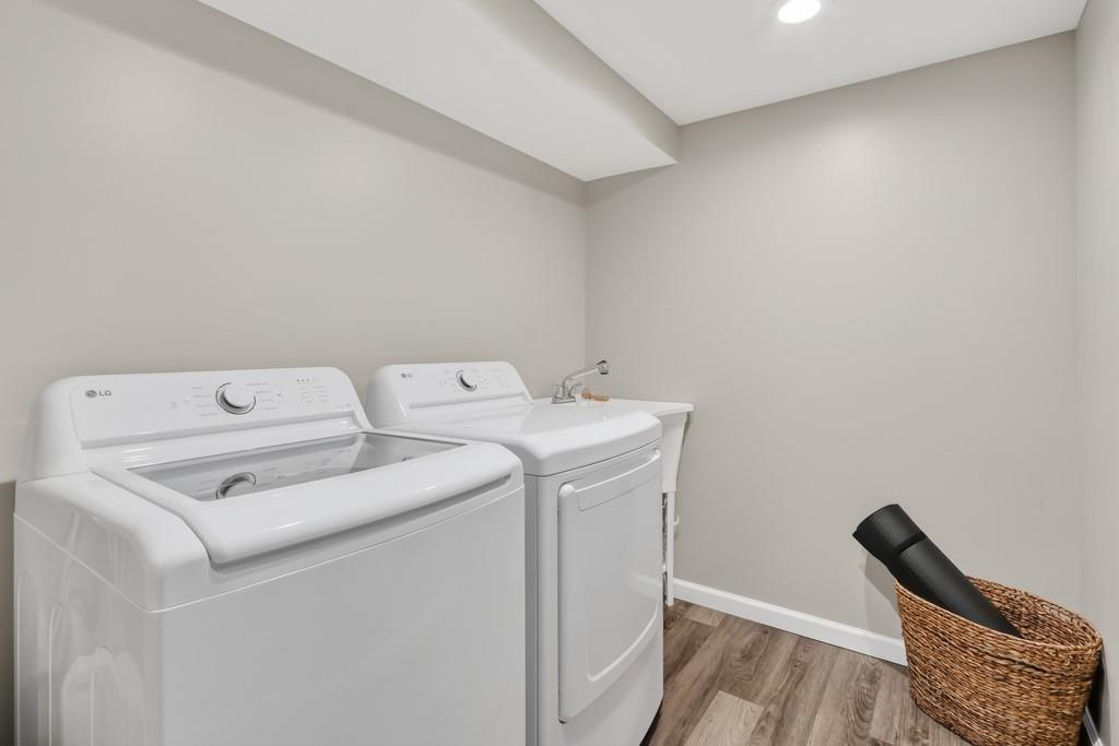 384 Lamplighter Lane SE