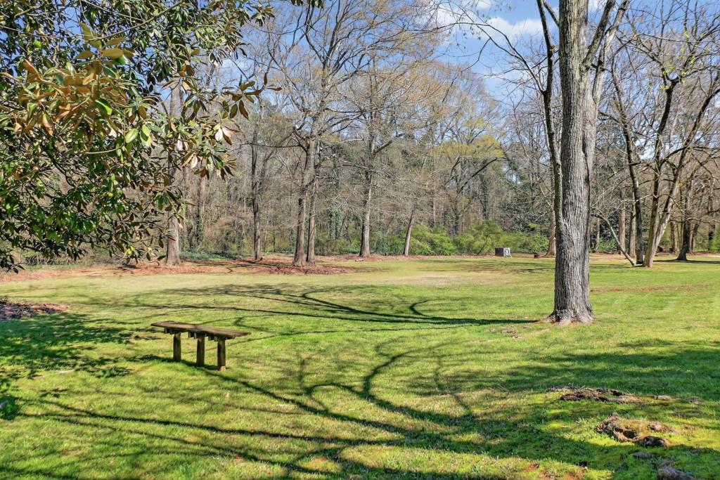 384 Lamplighter Lane SE