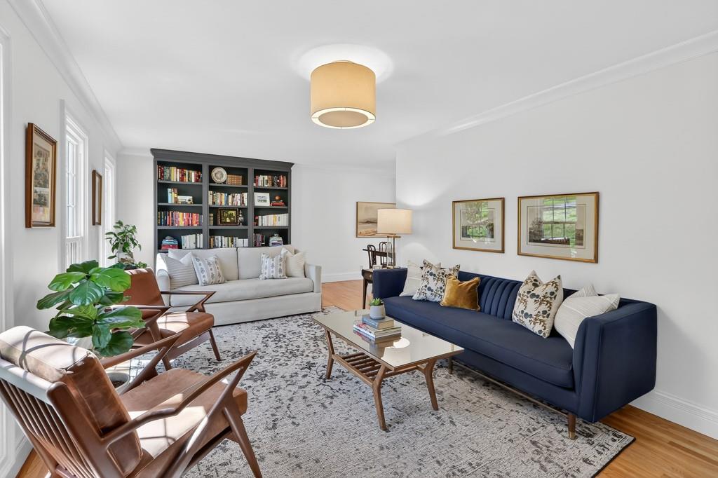 384 Lamplighter Lane SE