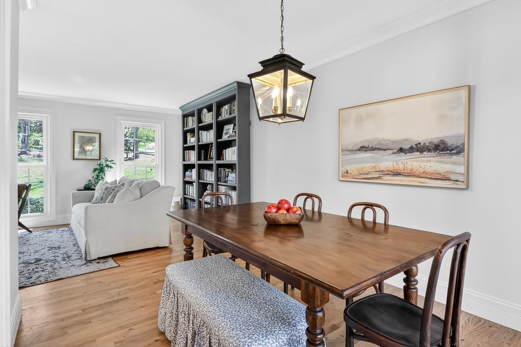 384 Lamplighter Lane SE