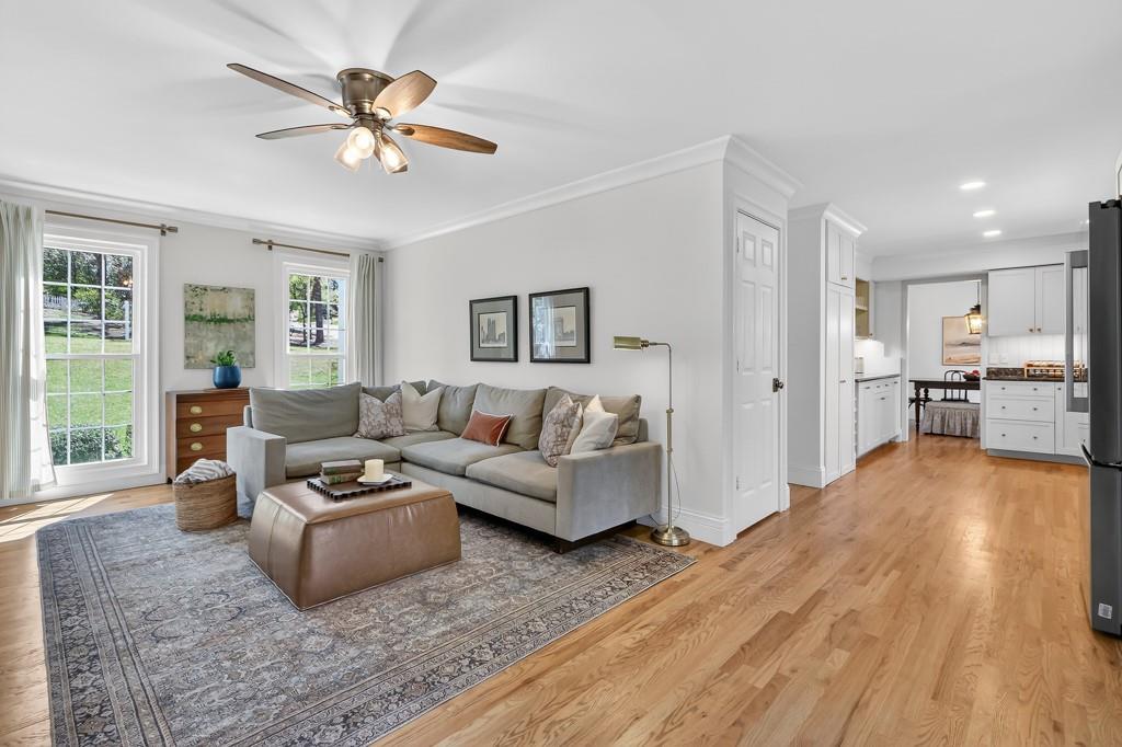 384 Lamplighter Lane SE