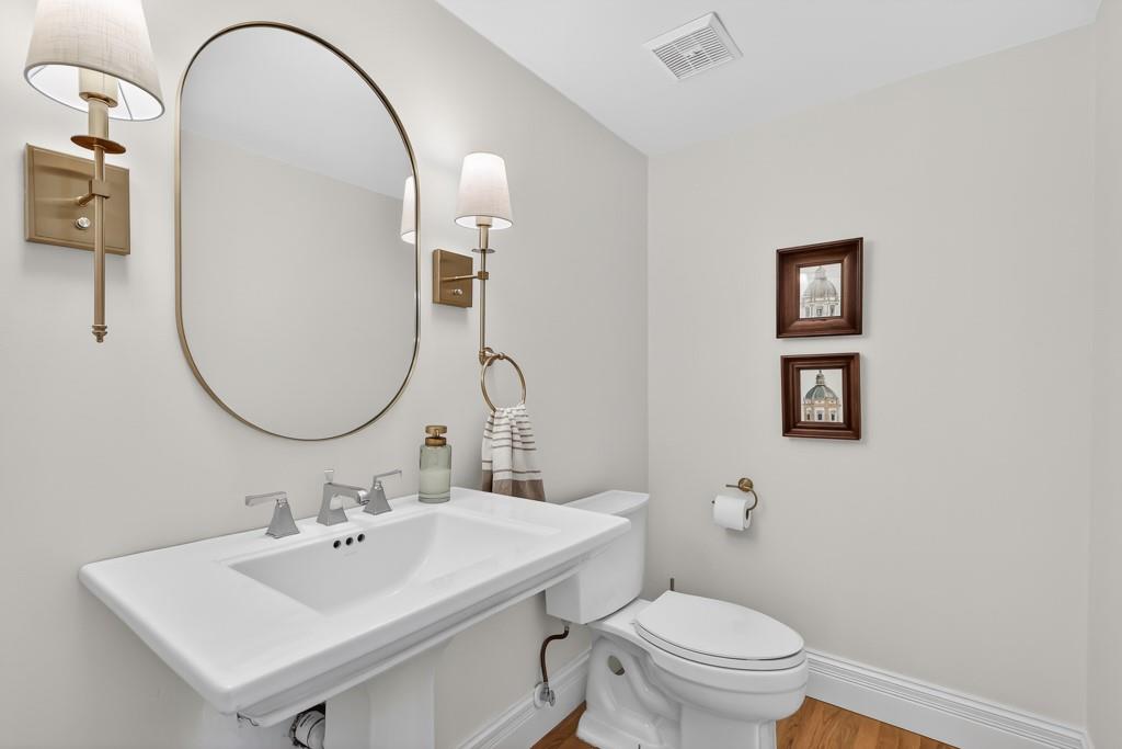 384 Lamplighter Lane SE