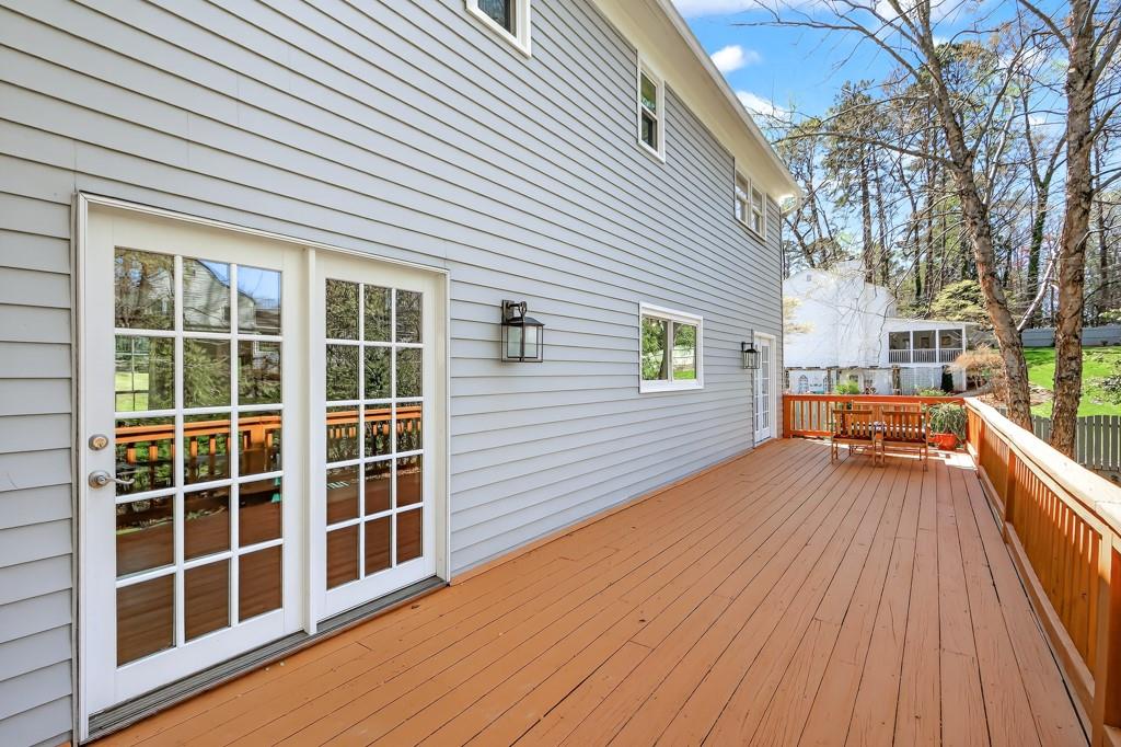 384 Lamplighter Lane SE