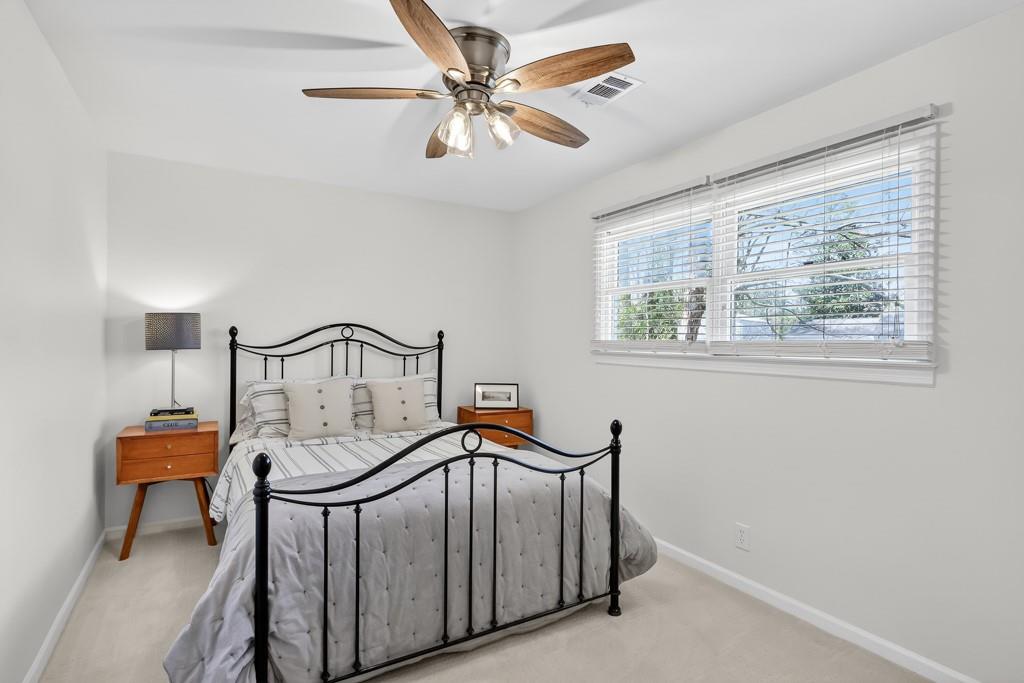 384 Lamplighter Lane SE