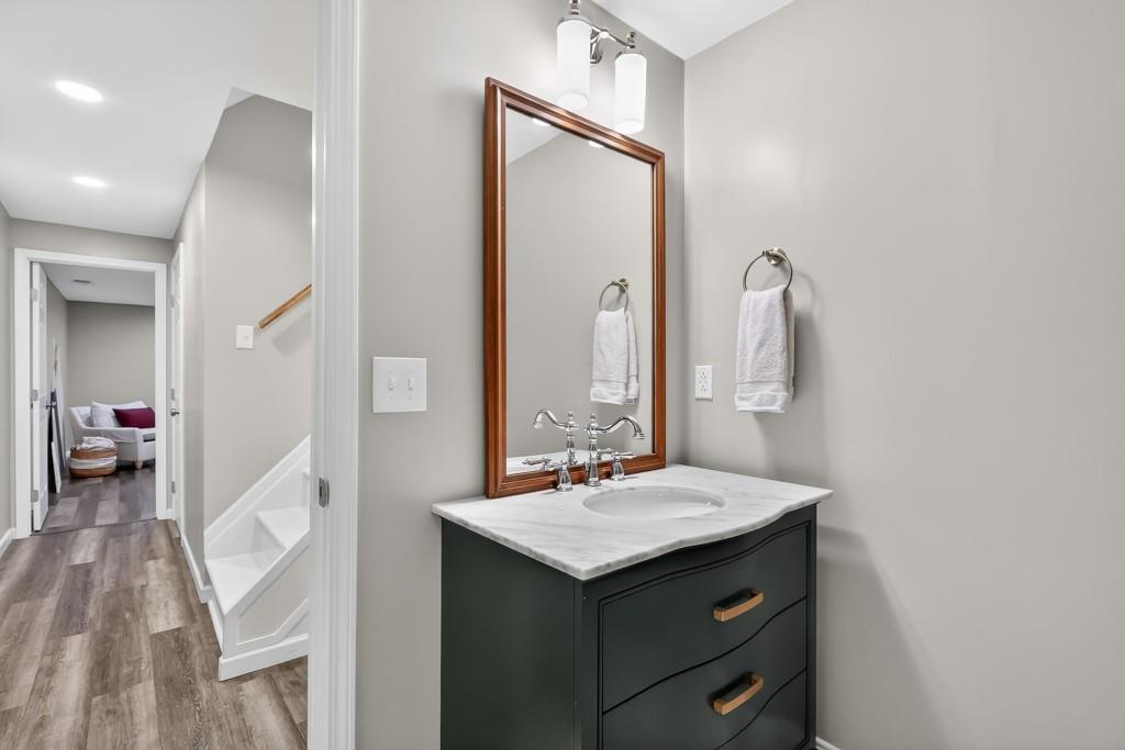 384 Lamplighter Lane SE