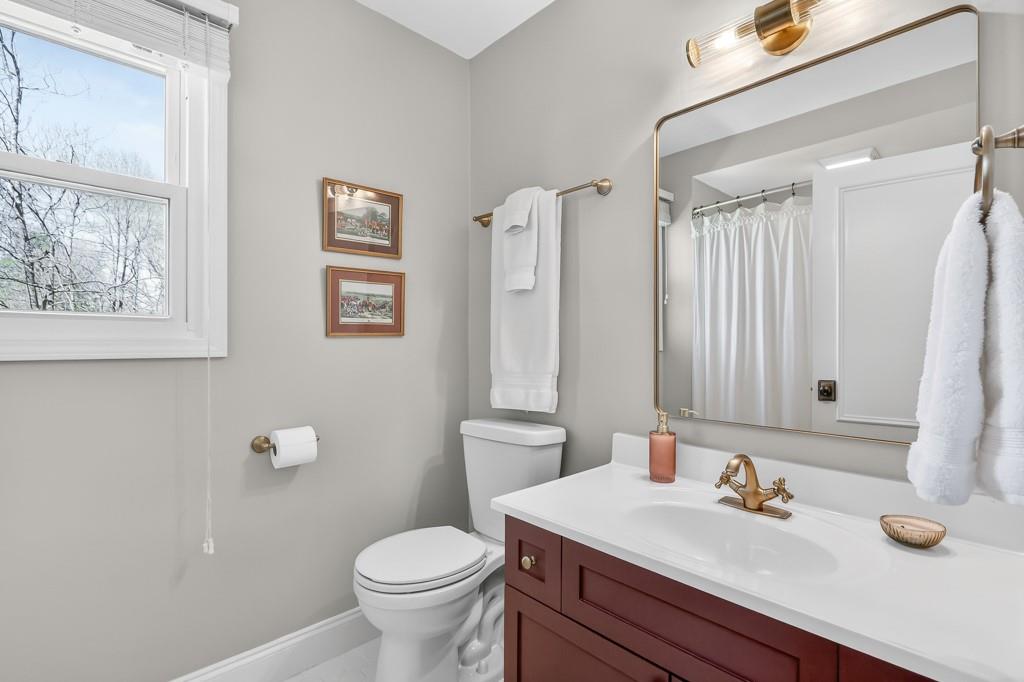 384 Lamplighter Lane SE