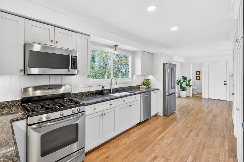 384 Lamplighter Lane SE