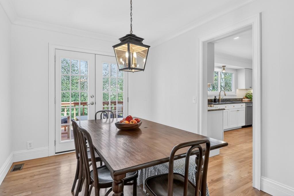 384 Lamplighter Lane SE