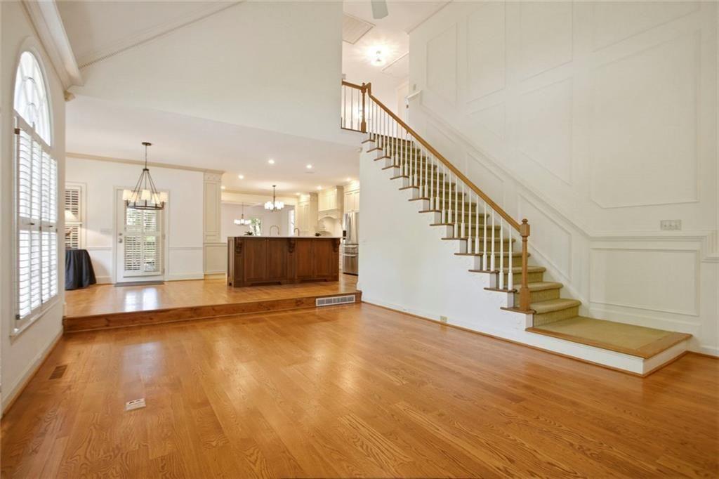 302 Barclay Place