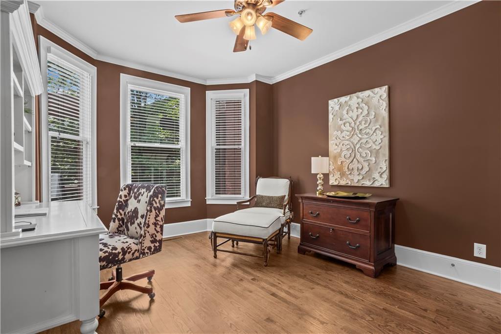 2424 Loxford Lane