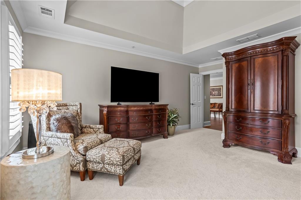 2424 Loxford Lane