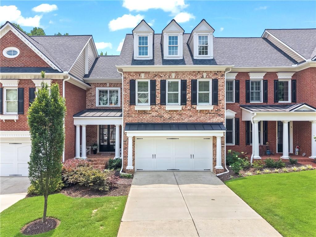 2424 Loxford Lane