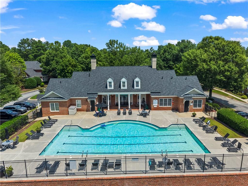 2424 Loxford Lane