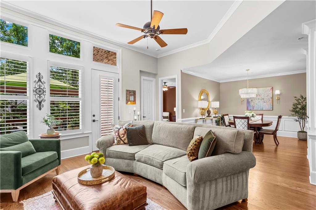 2424 Loxford Lane