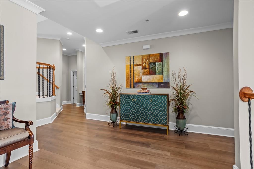 2424 Loxford Lane