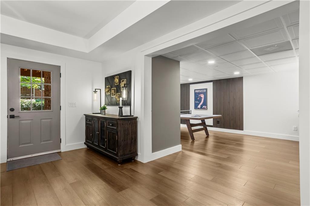 2424 Loxford Lane