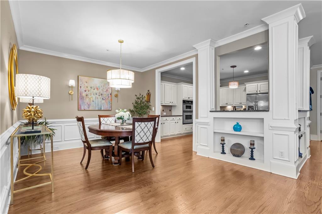 2424 Loxford Lane