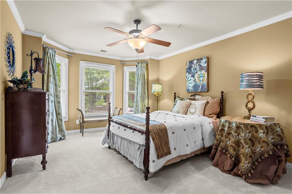 2424 Loxford Lane