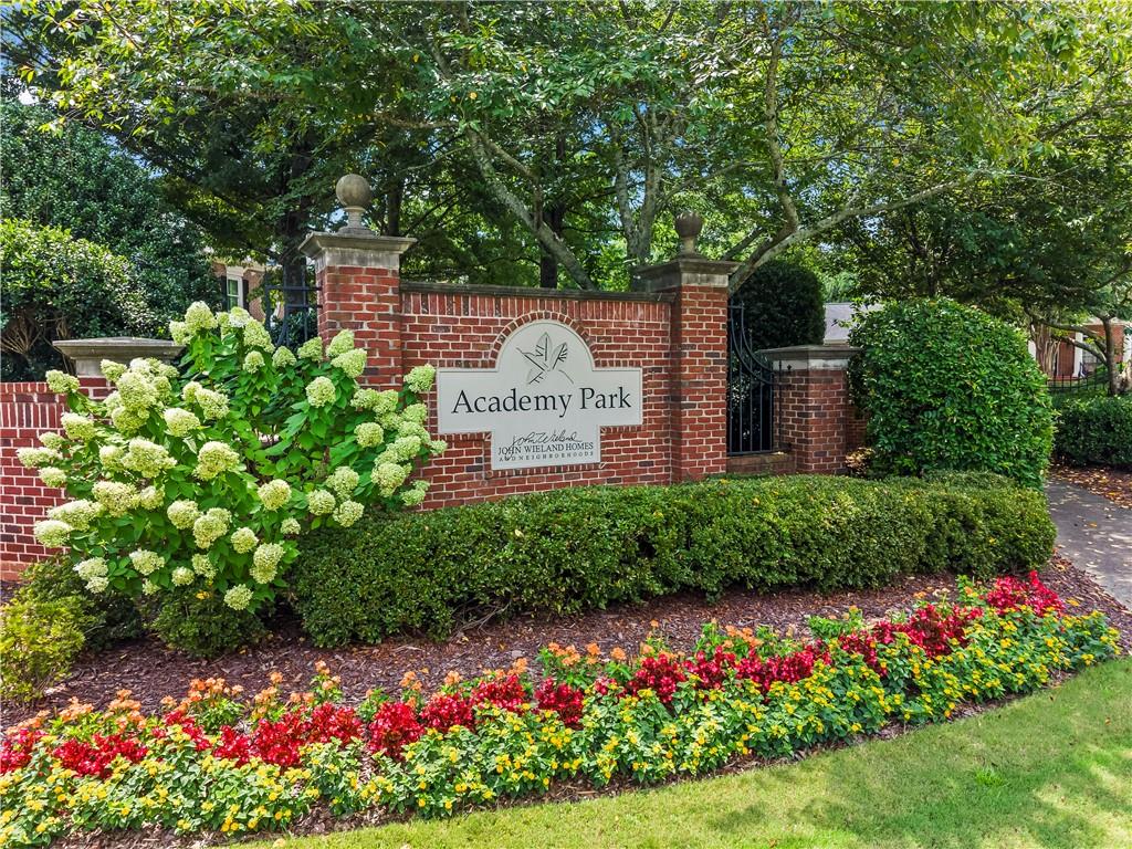 2424 Loxford Lane