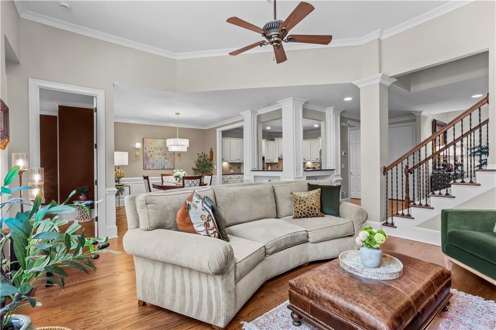 2424 Loxford Lane