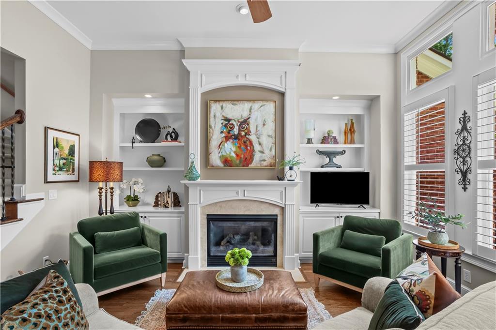 2424 Loxford Lane