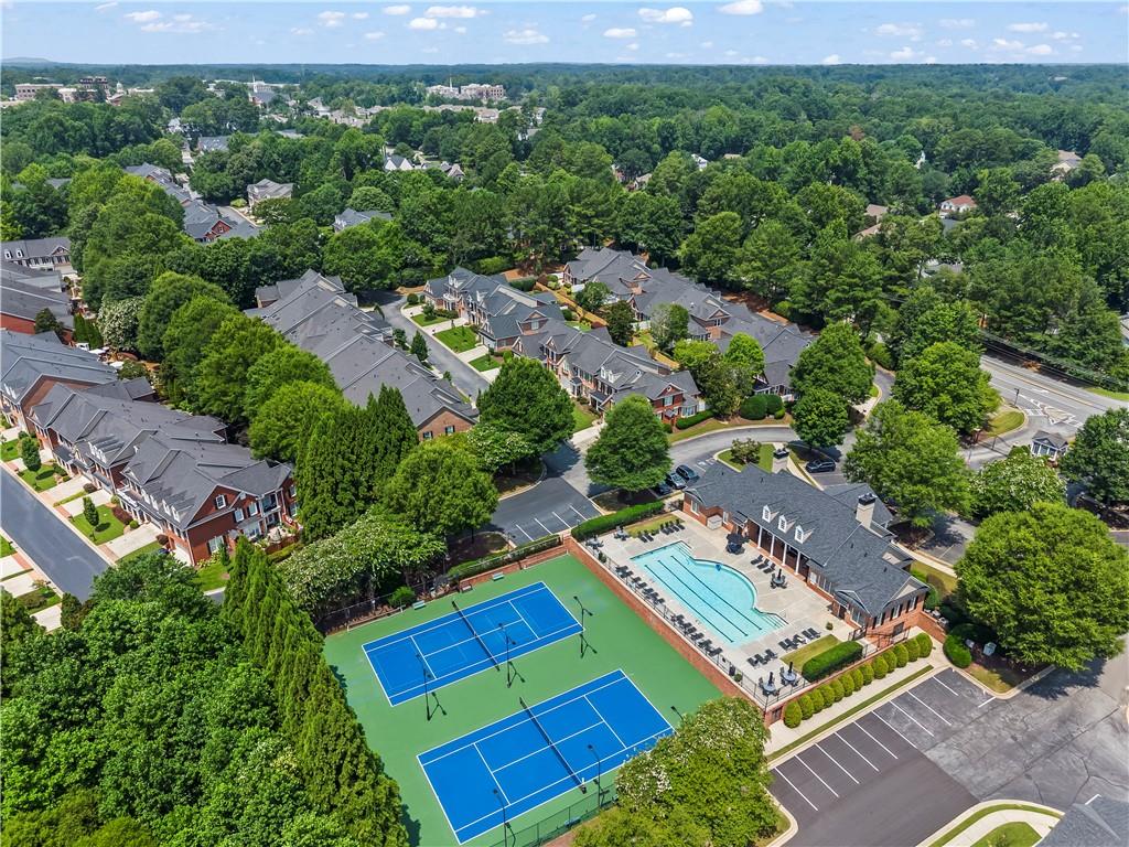 2424 Loxford Lane