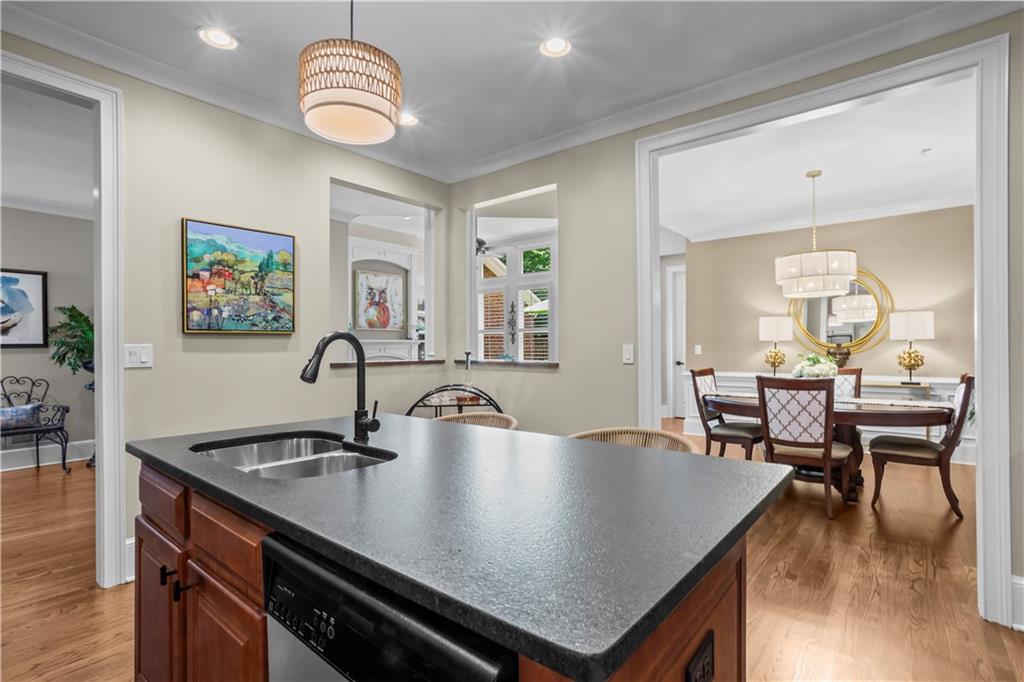 2424 Loxford Lane
