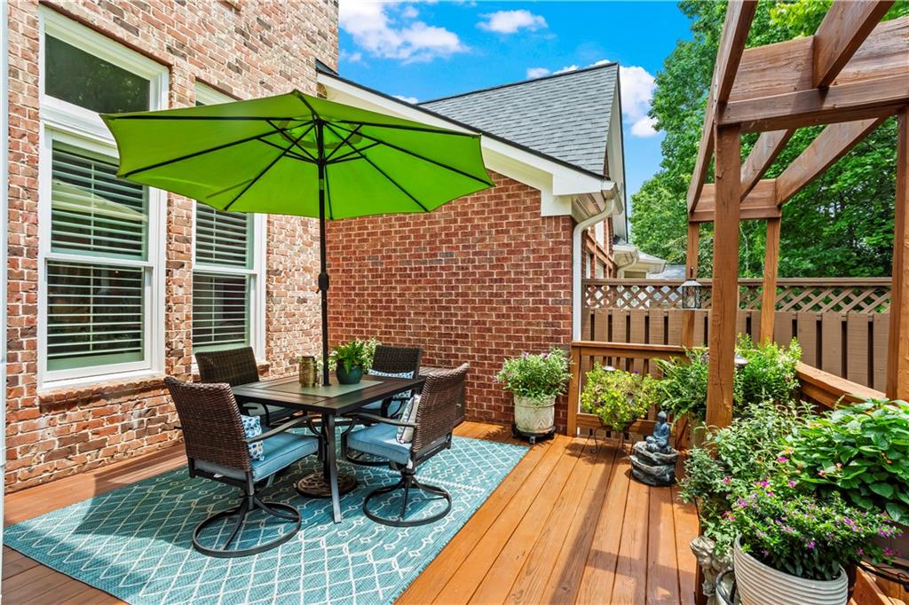 2424 Loxford Lane