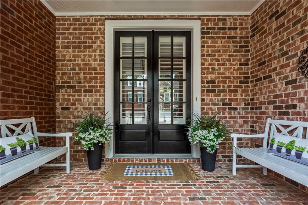 2424 Loxford Lane
