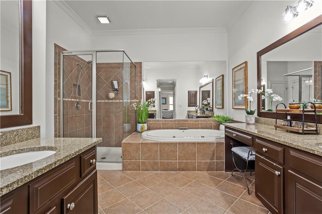 2424 Loxford Lane
