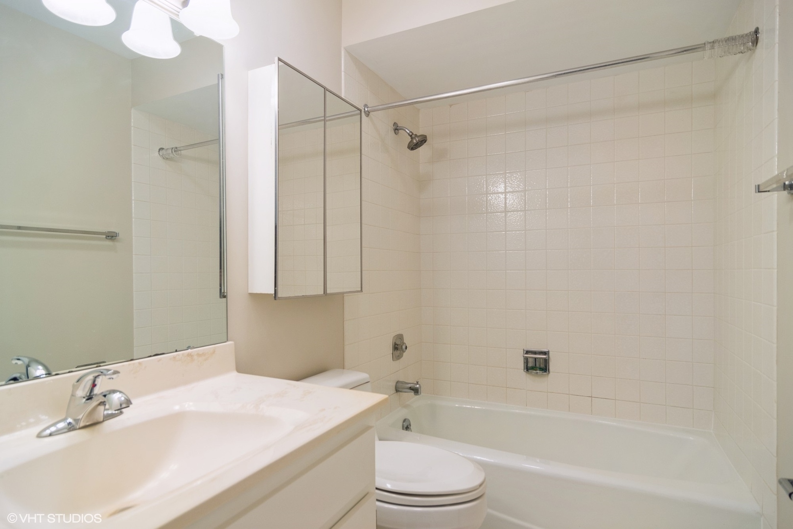 1200 W Northwest Highway Unit: 308