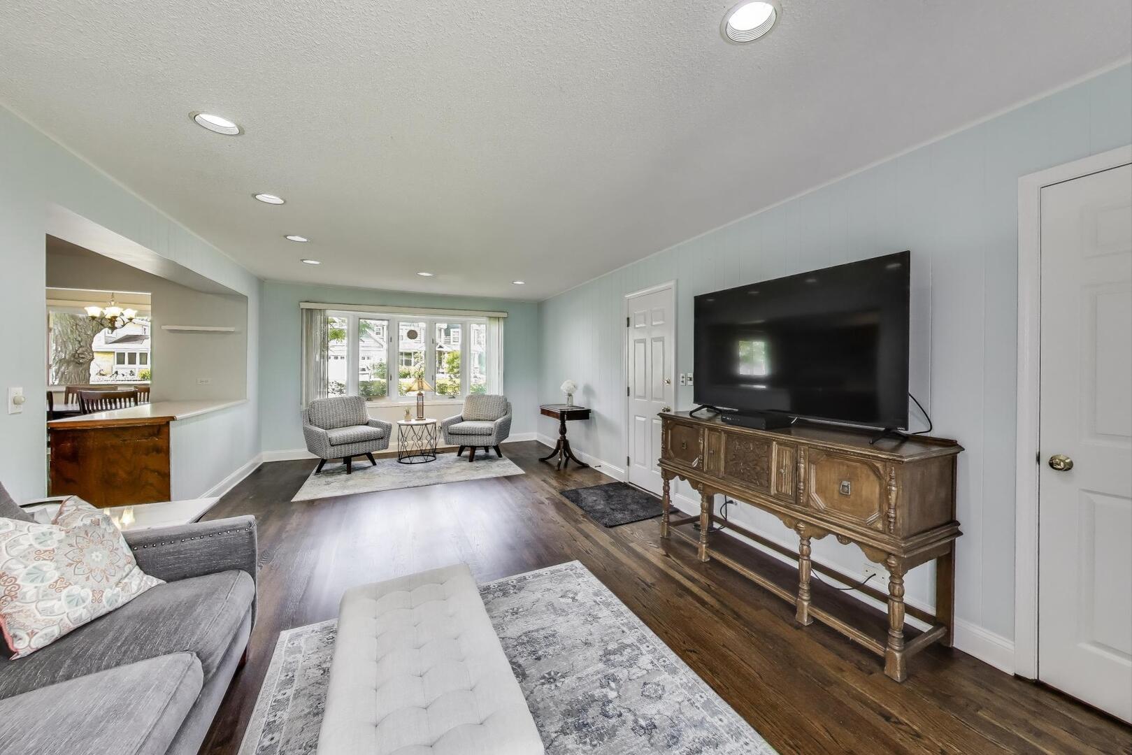 410 W Maude Avenue