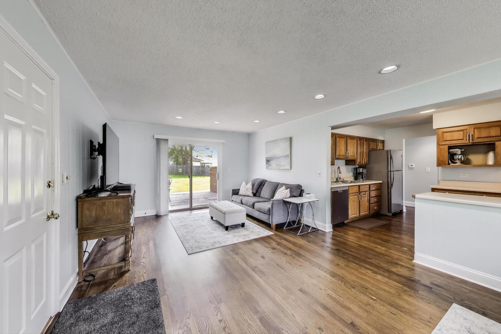 410 W Maude Avenue