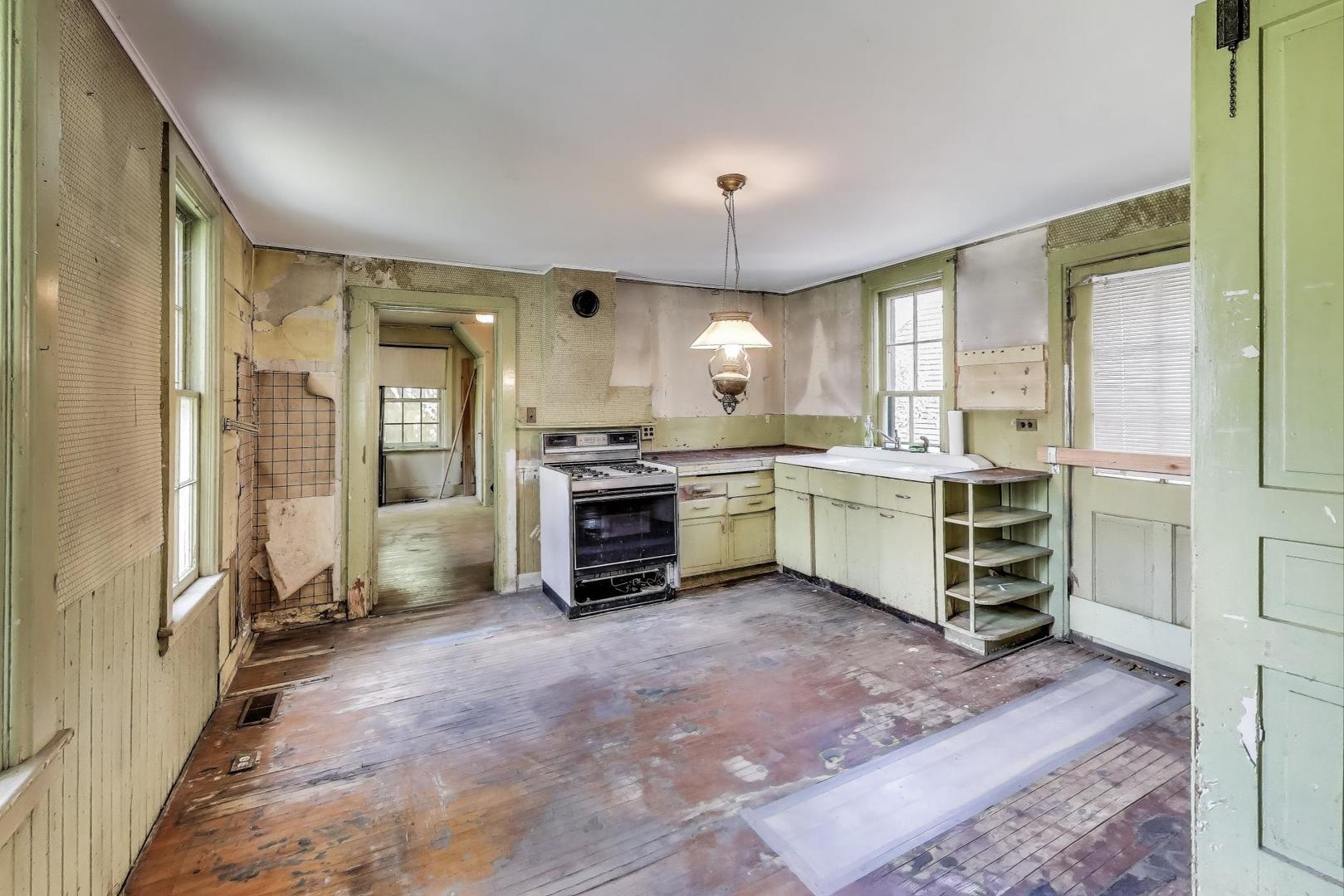 214 W Fremont Street