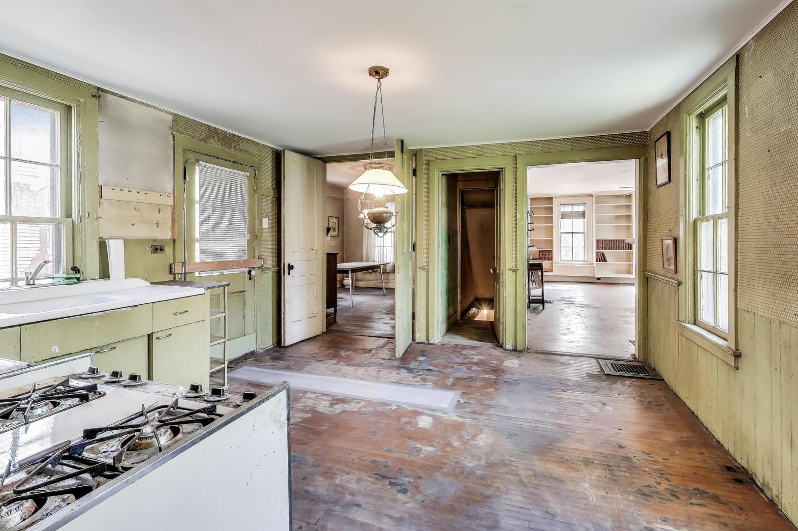 214 W Fremont Street