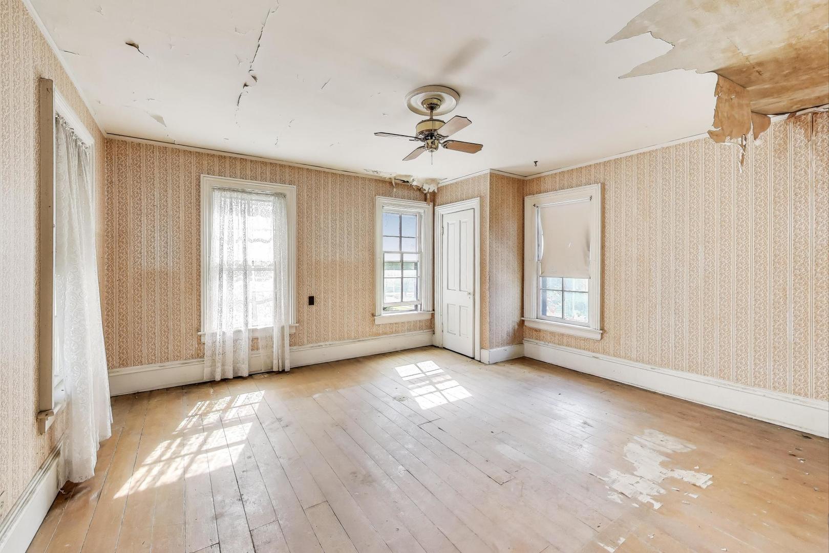 214 W Fremont Street