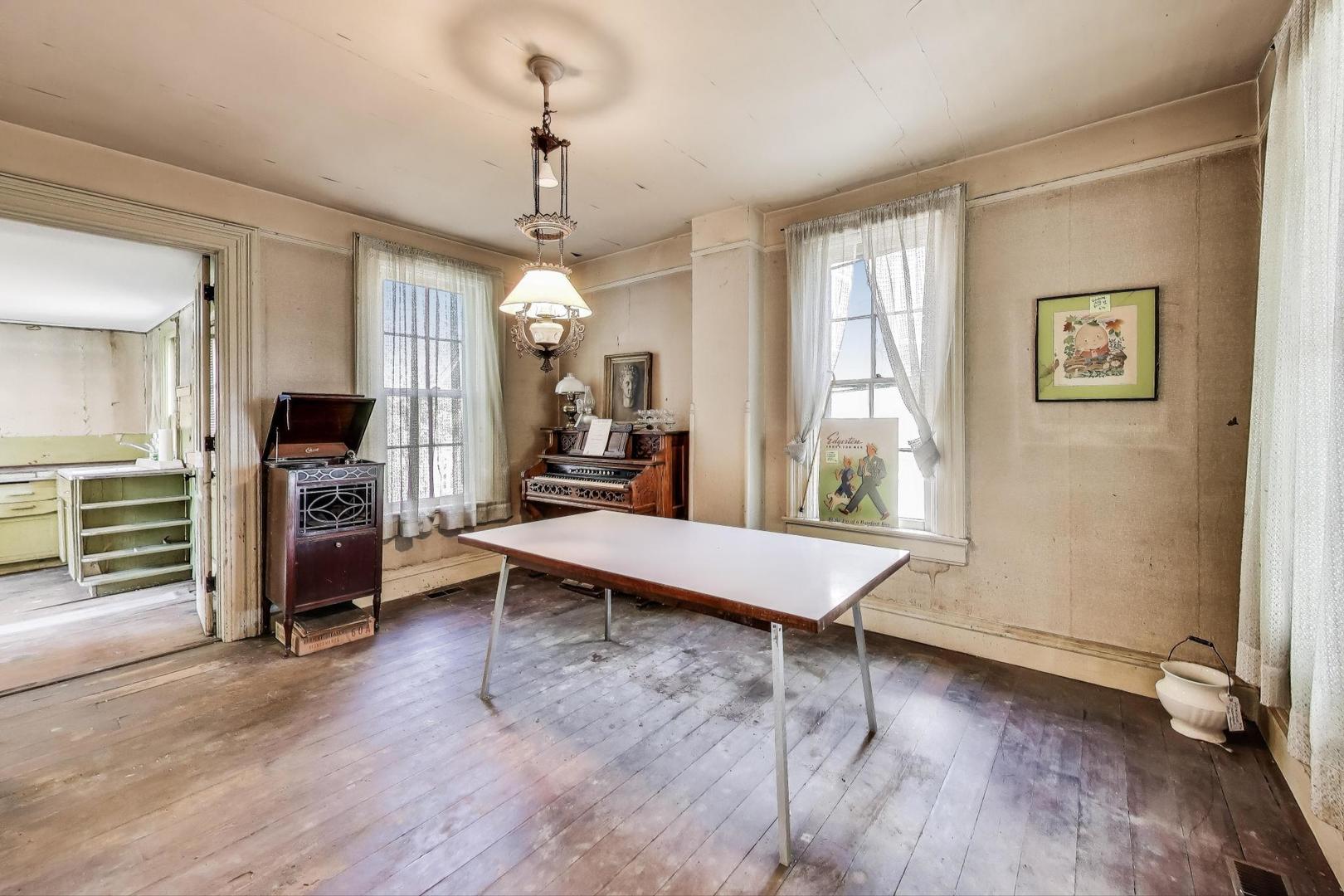 214 W Fremont Street